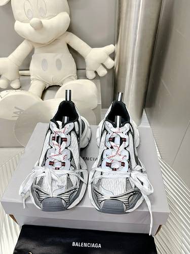 Picture of Balenciaga Shoes Women _SKUfw134257478fw